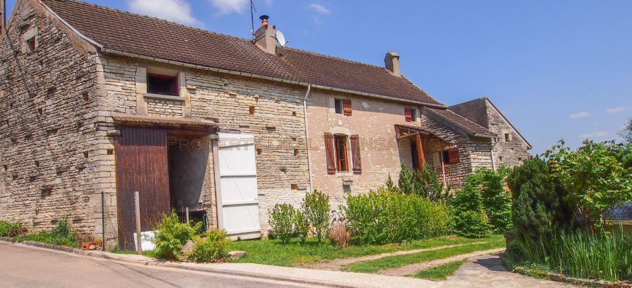 Jolie maison avec dépendance ANNAY sur Serein Jolie maison avec dépendance ANNAY sur Serein
