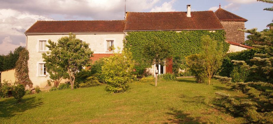 Corps de ferme Noyers sur Serein Corps de ferme Noyers sur Serein