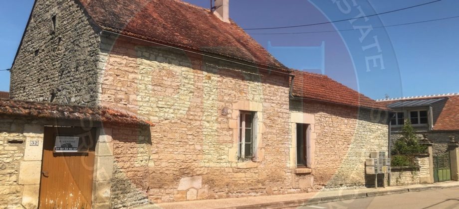 Propriété à rénover SAINT VERTU Propriété à rénover SAINT VERTU