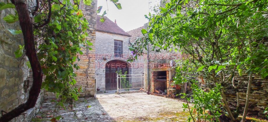 Annay sur Serein Grande maison de vigneron