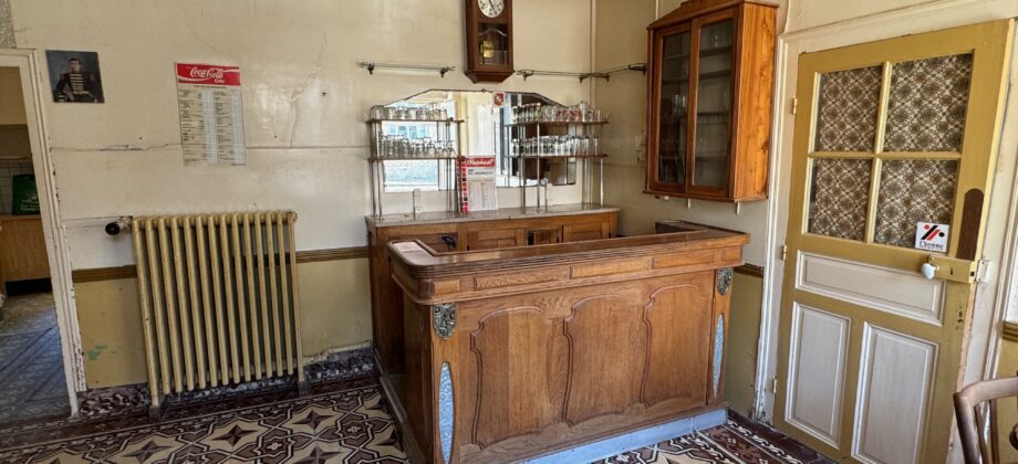 Proche Tonnerre Grande maison ancienne et dépendances